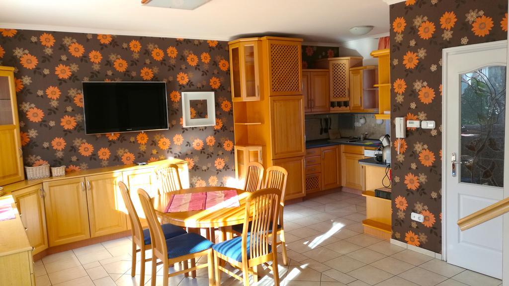 Aurora Premium Home Győr Buitenkant foto