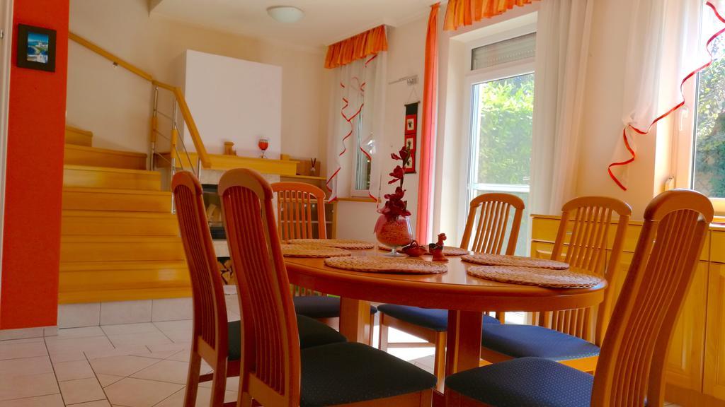 Aurora Premium Home Győr Buitenkant foto